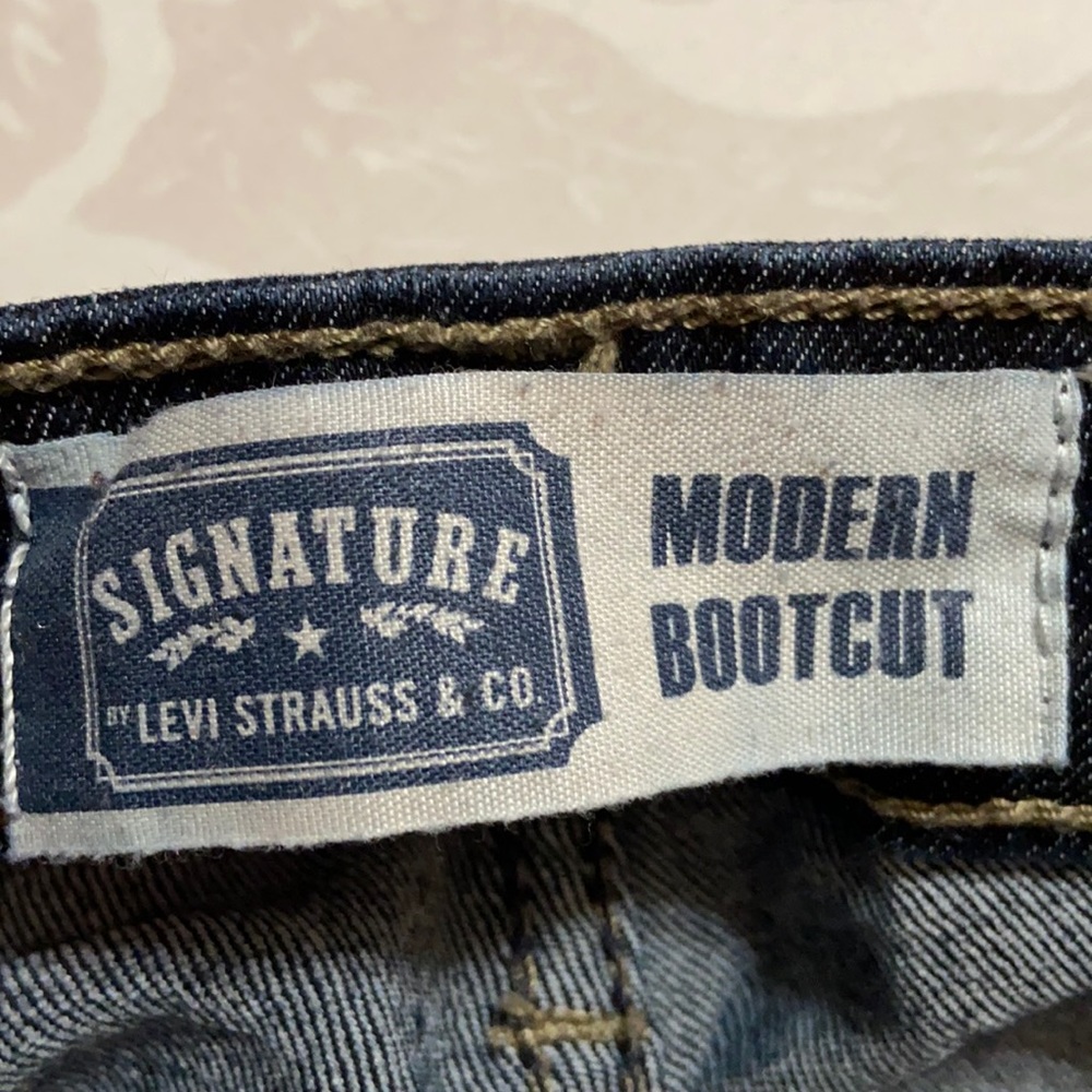 This are Levi’s bootcut pants